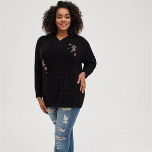 Torrid Raglan Hoodie Sweater Deep Black Embroidered Star and Bolt Design Size 2
